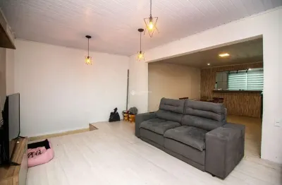 Casa com 6 quartos à venda na rua ilhéus, 205, vila ipiranga, porto alegre, 180 m2 por r$ 800.000