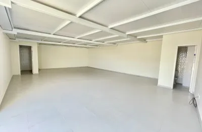 Sala Comercial 84 m² com Estacionamento em centro comercial