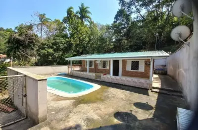 Casa em condomínio fechado – piscina privativa e área gourmet