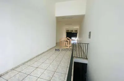 Loja com vão livre, pé direito alto, ótima localização, perfeita para o seu negócio!