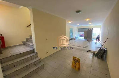 Loja com 155m², 2 salões (térreo/superior), 3 banheiros, cozinha, depósito para locação em pinheiros