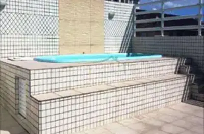 Casa no boqueirão, ótima localização. cinco suítes com churrasqueira e piscina.