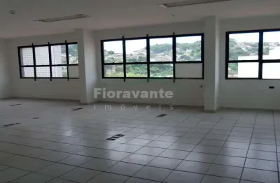 Sala comercial com bom espaço, bem funcional, ótima para quem trabalha com porto, alfândega , receita e polícia federal.