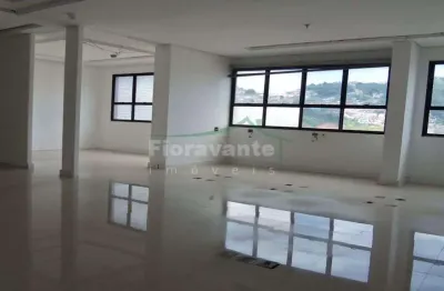 Sala comercial com bom espaço, bem funcional, ótima para quem trabalha com porto, alfândega , receita e polícia federal.