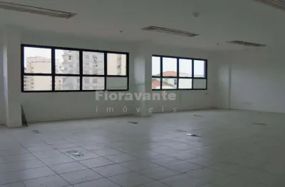 Sala comercial com bom espaço, bem funcional, ótima para quem trabalha com porto, alfândega , receita e polícia federal.