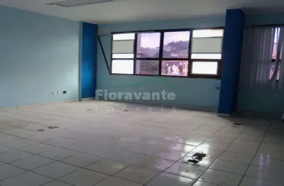 Sala comercial com bom espaço, bem funcional, ótima para quem trabalha com porto, alfândega , receita e polícia federal.