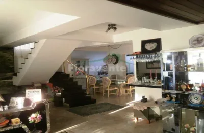 Sobrado com 3 dorms, ponta da praia, santos. com área de lazer