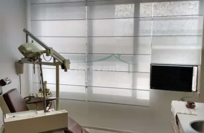 Sala comercial e vaga de garagem escrituradas no centro, santos