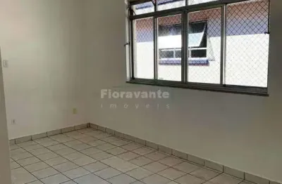 Apto  3 dorms, 1 suíte, dep. de empregada, garagem fechada.
