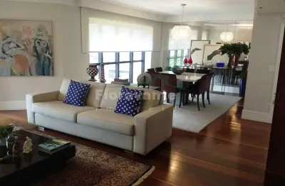Apartamento com 4 suítes, gonzaga, santos. linda decoração.