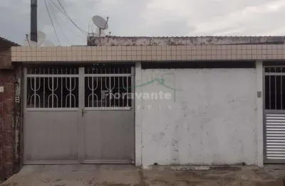 Casa com 2 dorms com edícula. vila jockey clube, são vicente -
