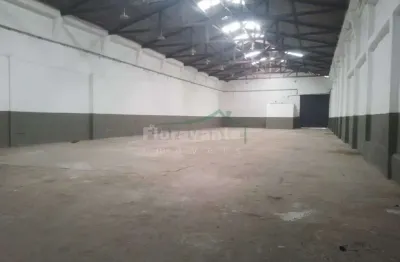 Armazém na vila mathias com 945m² total - rua recém reformada