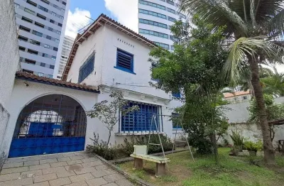 Casa duplex com 550 m² ideal para escritórios em geral.
