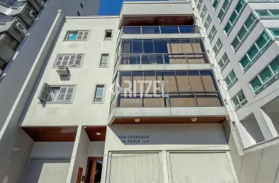 Apartamento em uma localização privilegiada, vista para jardim mauá e sol manhã e tarde.