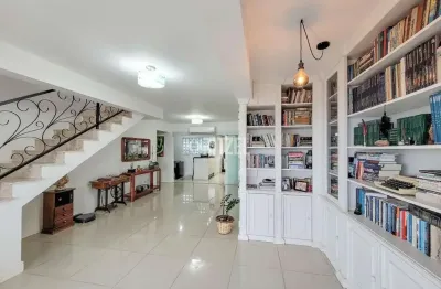 Cobertura com 372 m², mais de 100 m² de terraço, muito espaço, conforto, privacidade e uma vista de