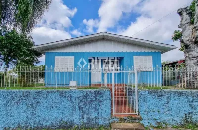 Casa com 3 quartos para alugar na Rua Padre Reus, 173, Centro, Campo Bom