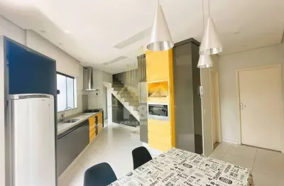 Sobrado com 3 dormitórios, sendo 2 quartos térreo com área gourmet!