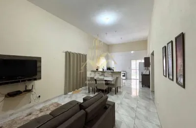 Terreno com 506 m2 e casa com 3 dormitórios, pé direito alto!