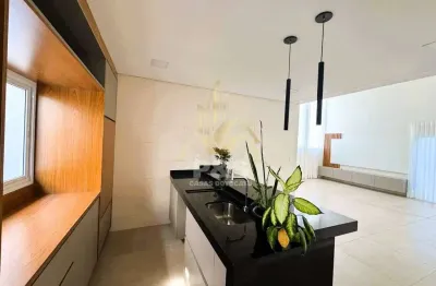 Casa ampla, com 3 dormitórios, piscina aquecida e muitos planejados!
