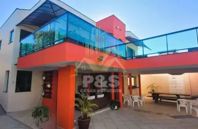 Casa com 583 m2 de terreno, 3 suítes, área gourmet completa e quintal!