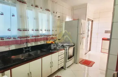 Casa com 583 m2 de terreno, 3 suítes, área gourmet completa e quintal!
