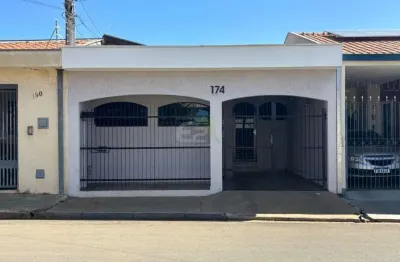 Casa a venda na Vila Brasilia, Sao Carlos - 2 dormitorios, armarios embutidos e garagem coberta.