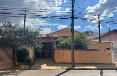 Casa com 2 quartos à venda no Jardim Santa Paula, São Carlos 