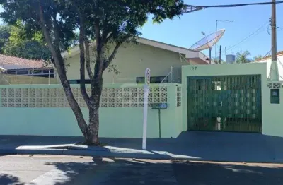 Casa a venda em Vila Brasilia, Sao Carlos - 3 dormitorios e otima estrutura!