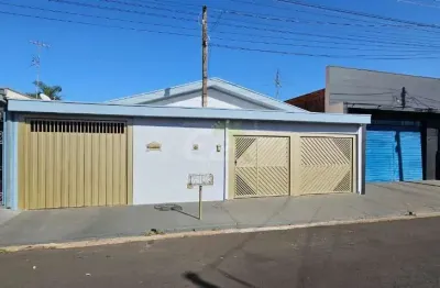 Linda casa de padrao a venda em Chacara Parque Club, Sao Carlos