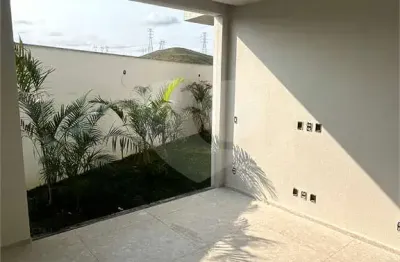 Casa com 3 quartos à venda na Rua A, S/N, Jardim Belvedere, Volta Redonda