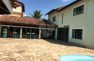 Casa com 3 quartos à venda ou para locação em centro - rj