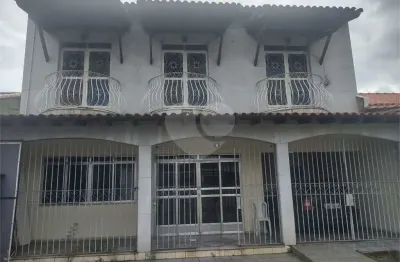 Casa com 5 quartos à venda na Duzentos E Vinte E Sete, Conforto, Volta Redonda