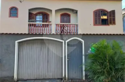 Casa com 4 quartos à venda na Madame Curie, Vila Mury, Volta Redonda