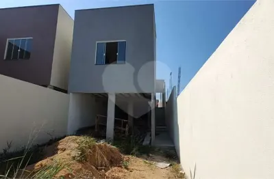 Casa com 2 quartos à venda na Pavão, Roma, Volta Redonda