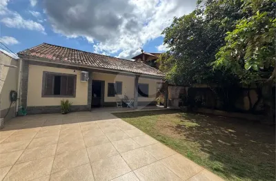 Casa com 4 quartos à venda na Das Camélias, Vila Mury, Volta Redonda
