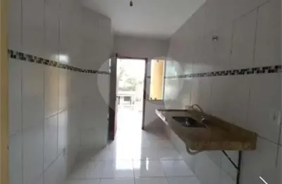 Casa com 2 quartos à venda na Pavão, Roma, Volta Redonda