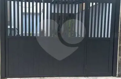 Casa com 2 quartos à venda na Isaura Rosa, Centro, Piraí
