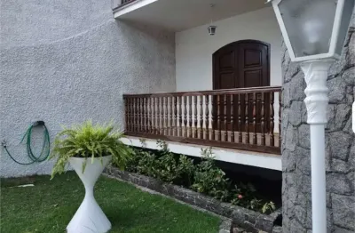 Casa com 4 quartos à venda na ÁLvares De Azevedo, Jardim Amália, Volta Redonda