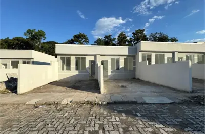 Casa em condomínio fechado com 2 quartos à venda na Vinte E Um De Abril, Roma, Volta Redonda