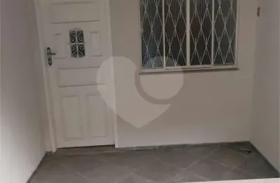 Casa com 2 quartos para alugar na Machado De Assis, São João, Volta Redonda