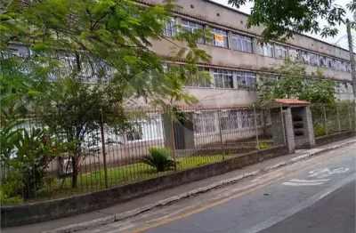 Apartamento com 3 quartos à venda na Cento E Sessenta E Quatro-a, Laranjal, Volta Redonda