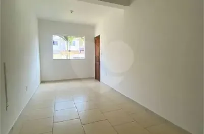 Apartamento com 2 quartos para alugar na M, Centro, Pinheiral