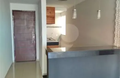 Apartamento com 2 quartos à venda na José Maria Candreva, Jardim Amália, Volta Redonda
