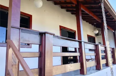 Casa com 3 quartos para alugar na Rua Cinqüenta e Seis, 54, Vila Santa Cecília, Volta Redonda