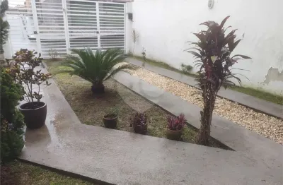 Casa com 3 quartos à venda na Rua Pedro Álvares Cabral, 132, Água Limpa, Volta Redonda