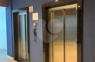 Kitnet / Stúdio para alugar na Rua Ruy Barbosa de Oliveira, 200, Aterrado, Volta Redonda