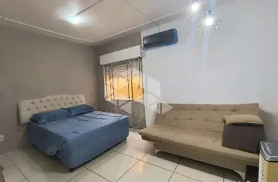Jk, 34 m2, cozinha mobiliada, área de serviço ampla com espaço aberto, são geraldo, porto alegre/rs