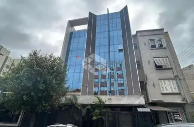 Sala comercial toda reformada de frente com vista, elevador, portaria 12 horas.