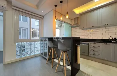 Excelente apartamento com 2 dormitórios e 1 vaga de garagem no menino deus