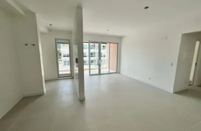 Apartamento com 2 dormitórios sendo 1 suíte, 1 vaga de garagem no bairro joão paulo em florianópolis/sc.